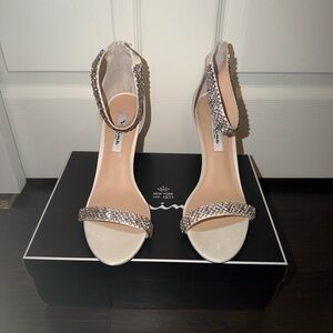 Nina Shoes Glittering Silver Heels